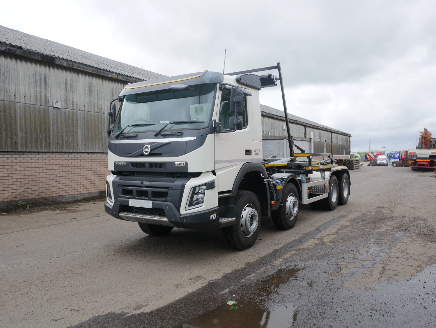 Volvo FMX 460 Hook Loader Truck For Hire MVB148