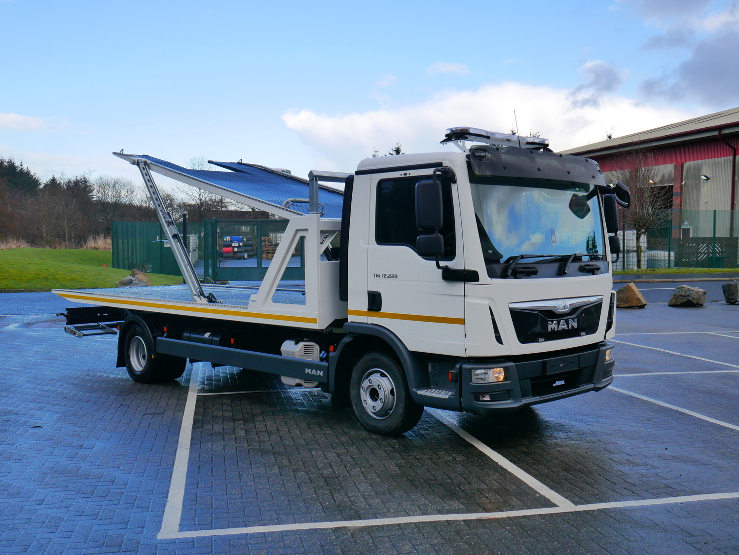MAN TGL 12.220 Double Deck Tilt and Slide Recovery Truck For Hire